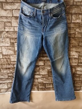 Lucky Brand Women's Straight Leg Faded Blue Jeans